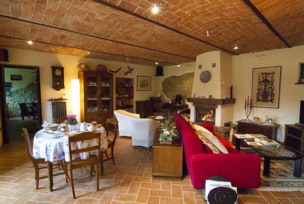 B&B Il Sole Delle Rive Sinio Екстериор снимка