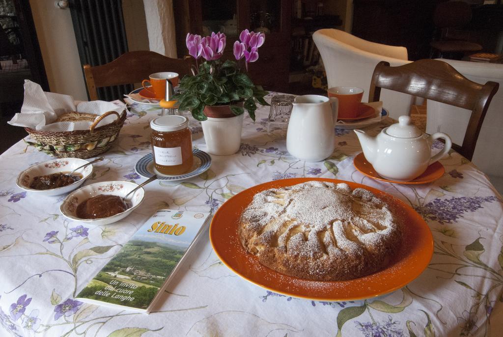 B&B Il Sole Delle Rive Sinio Екстериор снимка