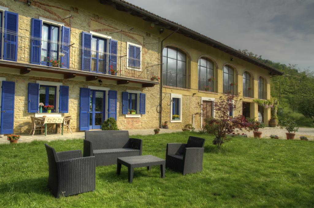 B&B Il Sole Delle Rive Sinio Екстериор снимка