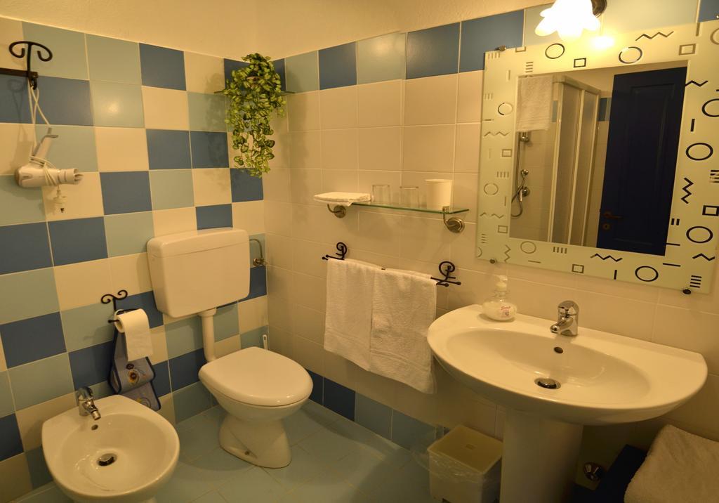 B&B Il Sole Delle Rive Sinio Екстериор снимка