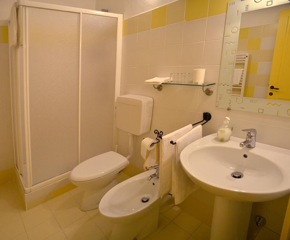 B&B Il Sole Delle Rive Sinio Екстериор снимка