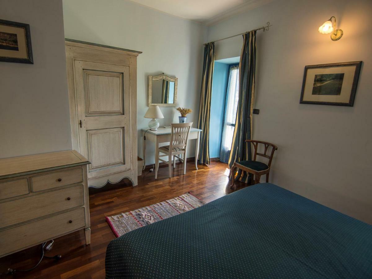 B&B Il Sole Delle Rive Sinio Екстериор снимка